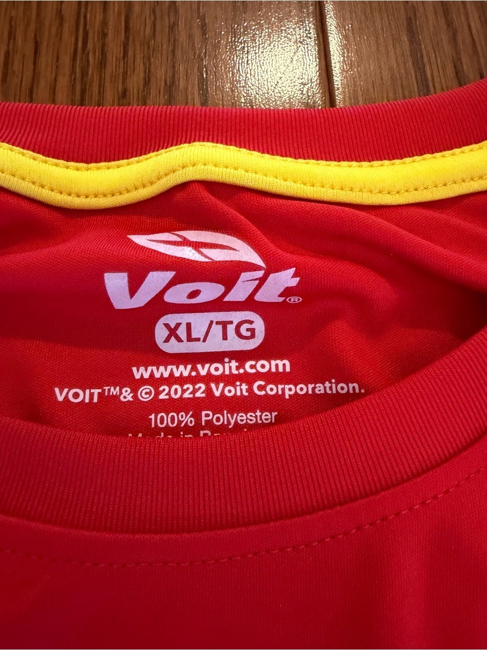 Spain Red Soccer Jersey Men's - Picture 3 of 3